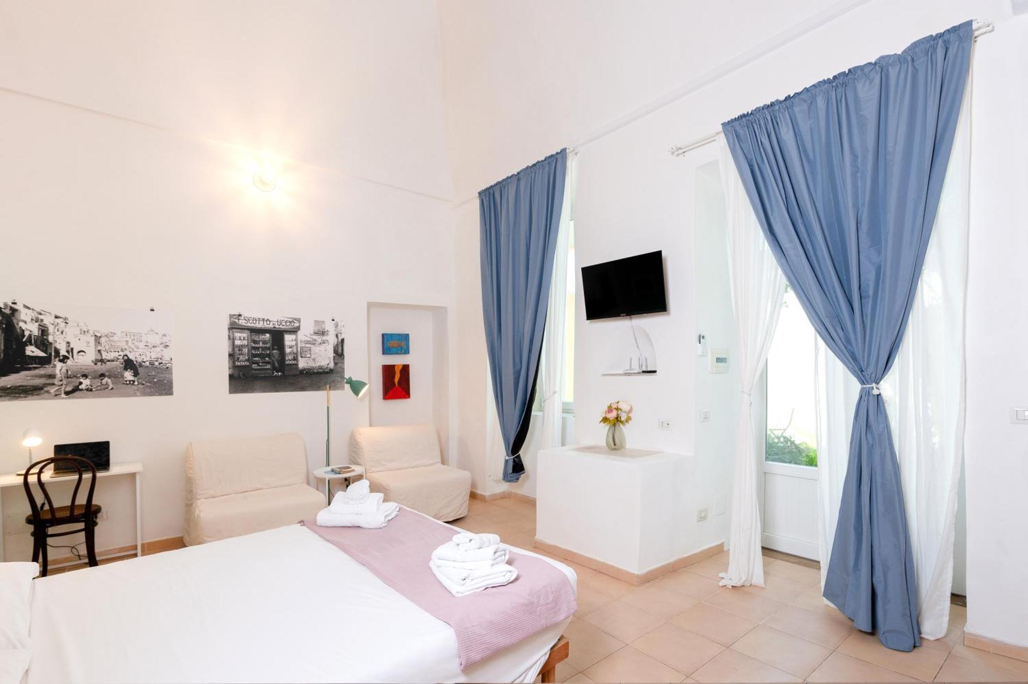 Palazzo Attila - Gioia Apartments Procida Exterior photo